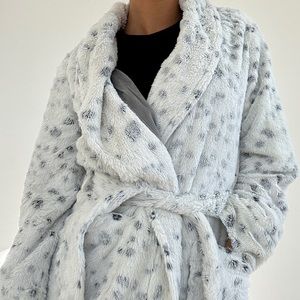 COZY FAUX FUR ROBE